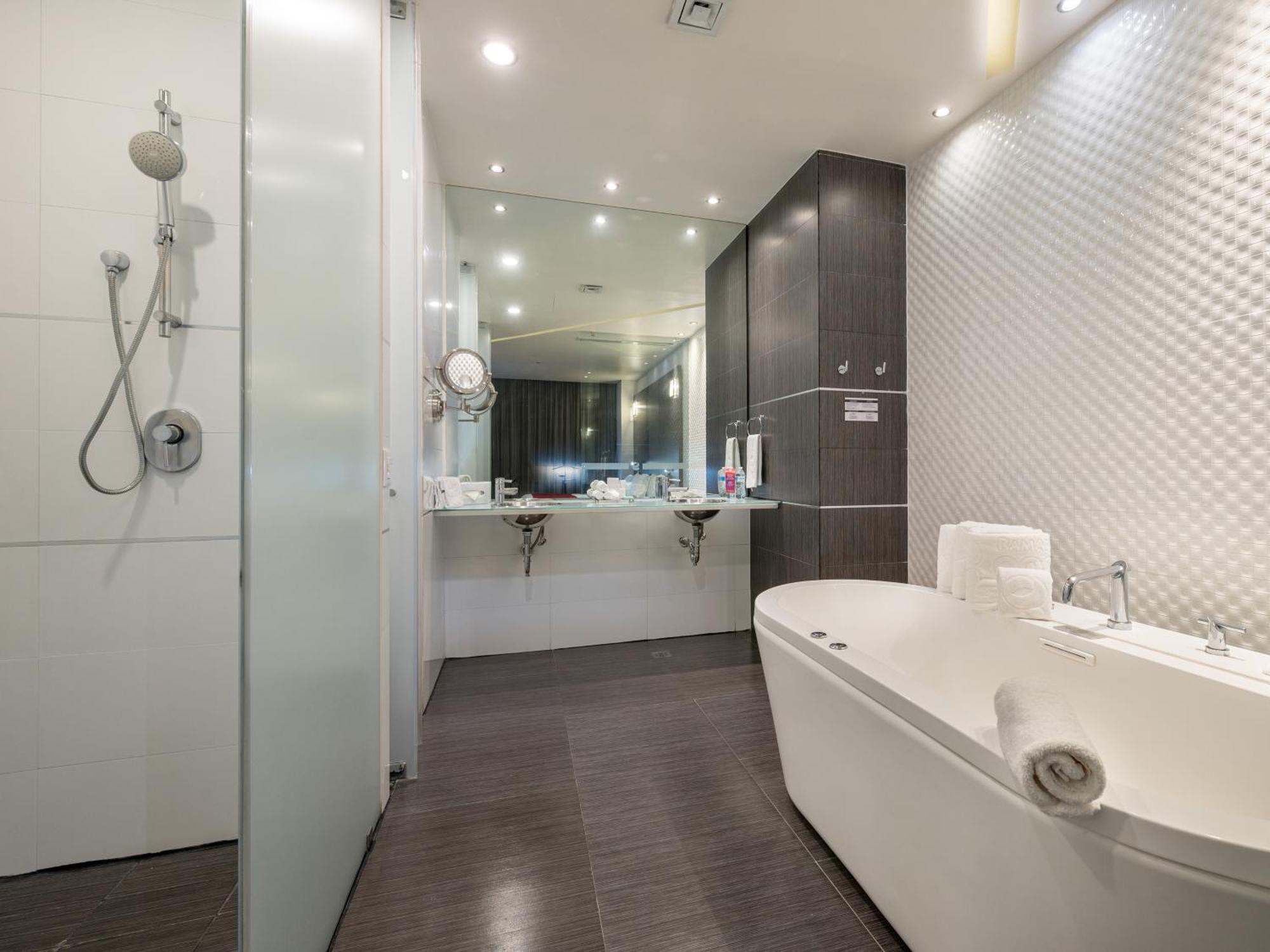Palomar Ramada Encore By Wyndham Guadalajara Sur מראה חיצוני תמונה